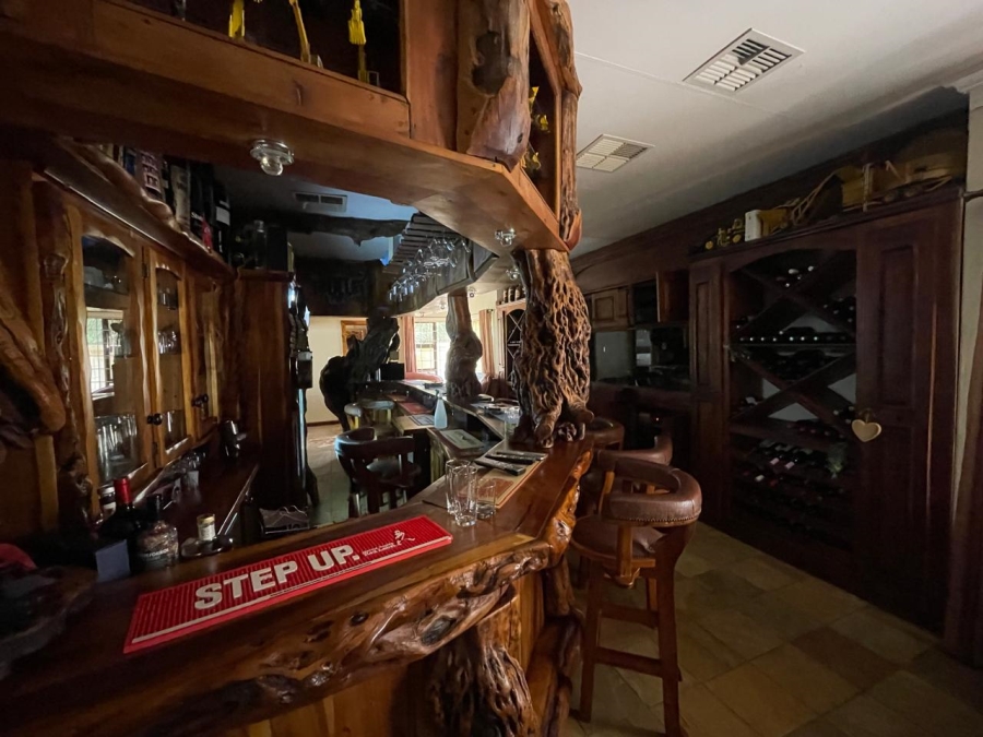 5 Bedroom Property for Sale in Christiana North West